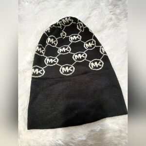 Women's MK Monogram cuffed winter beanie in black & white print NWOT